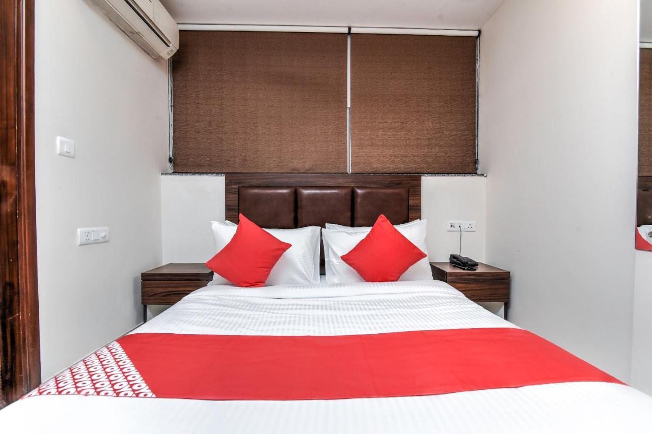 Oyo 81042 Rajput Resort Patiāla 外观 照片