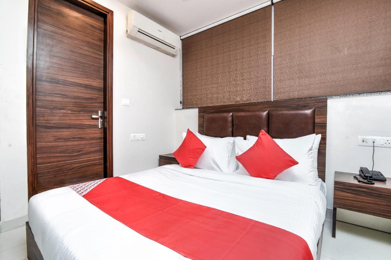 Oyo 81042 Rajput Resort Patiāla 外观 照片